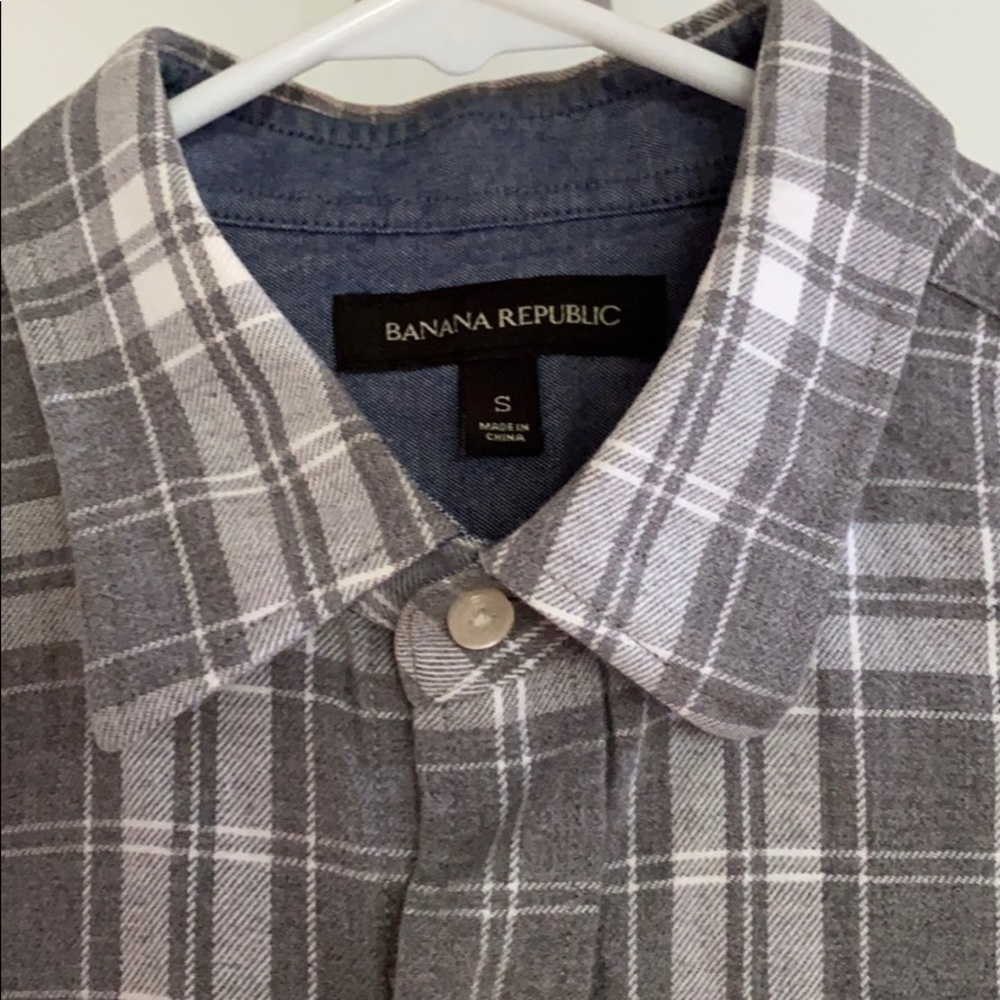 BANANA REPUBLIC BUTTON DOWN - Picture 3 of 5